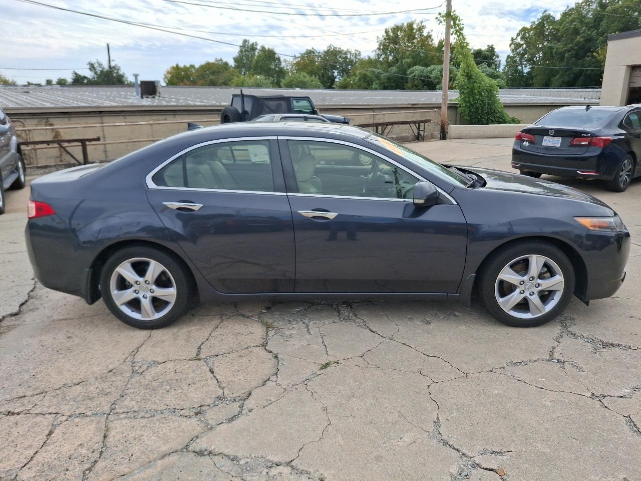 Acura TSX 5-Speed AT with Tech Package 2013