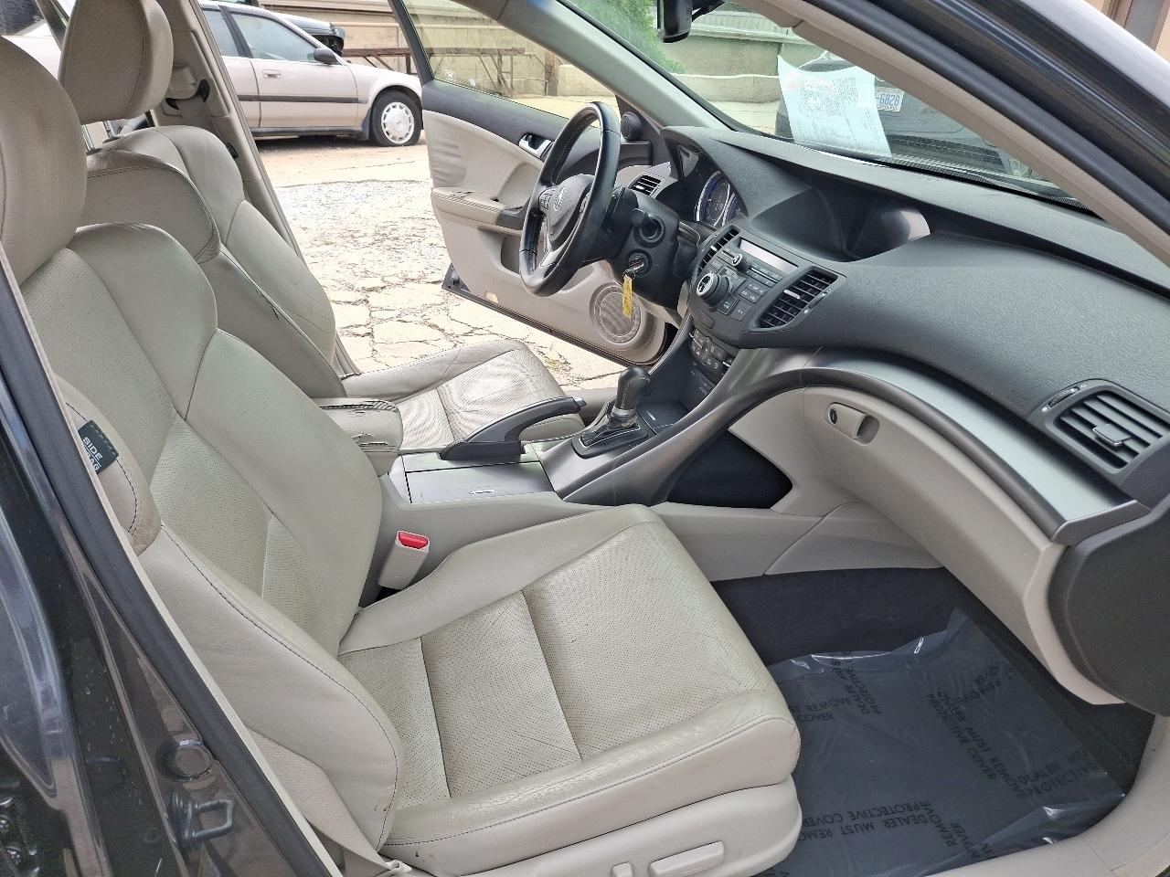 Acura TSX 5-Speed AT with Tech Package 2013