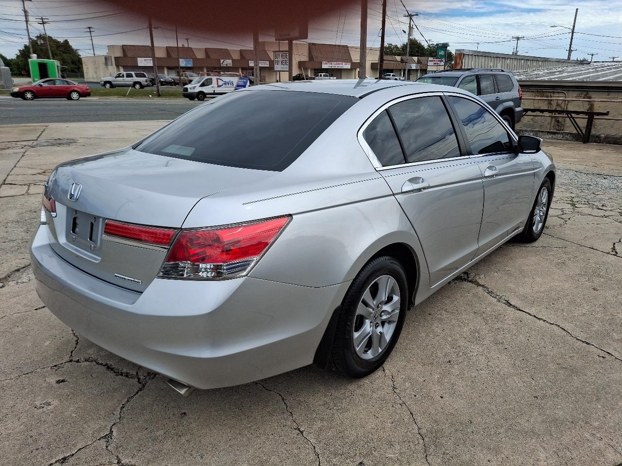 Honda Accord SE Sedan AT 2011