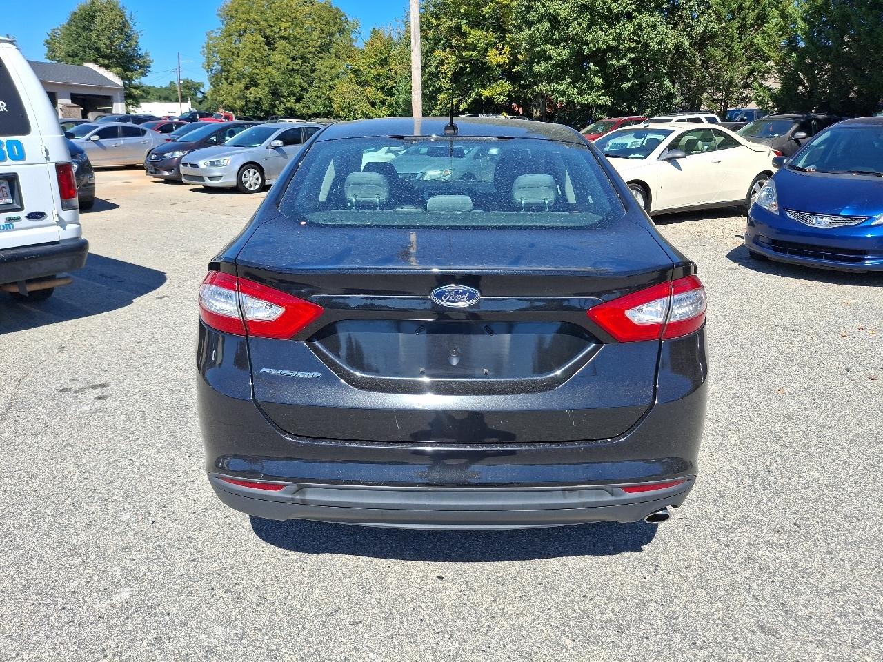 Ford Fusion S 2014