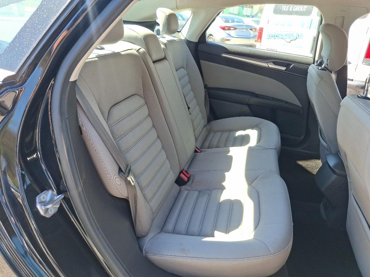 Ford Fusion S 2014