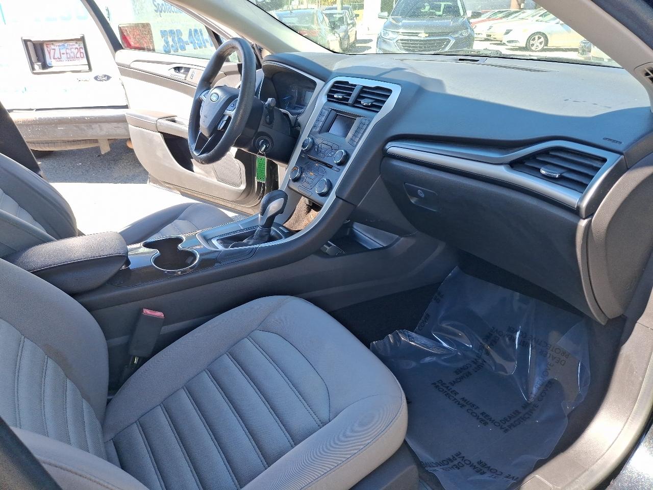 Ford Fusion S 2014