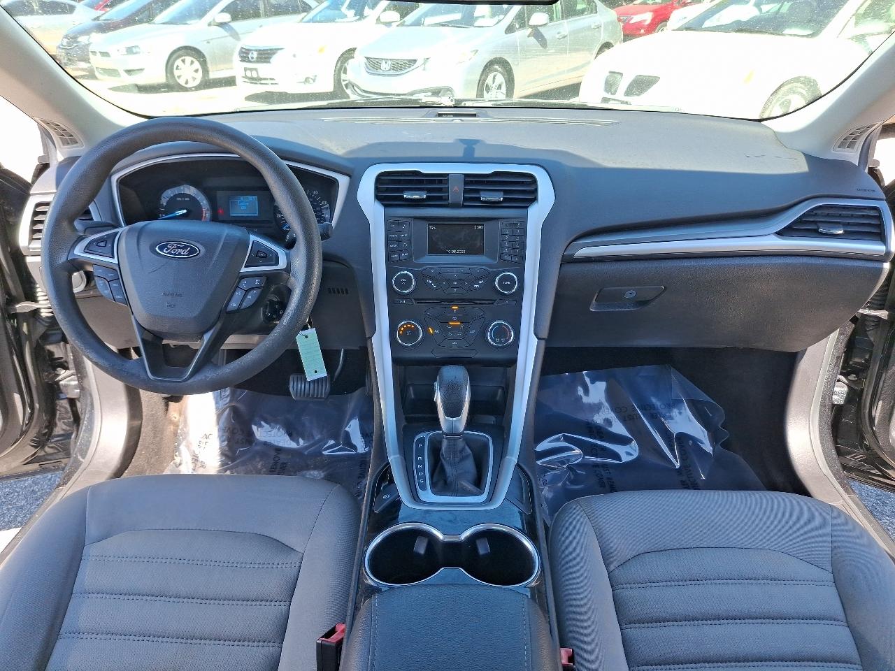 Ford Fusion S 2014