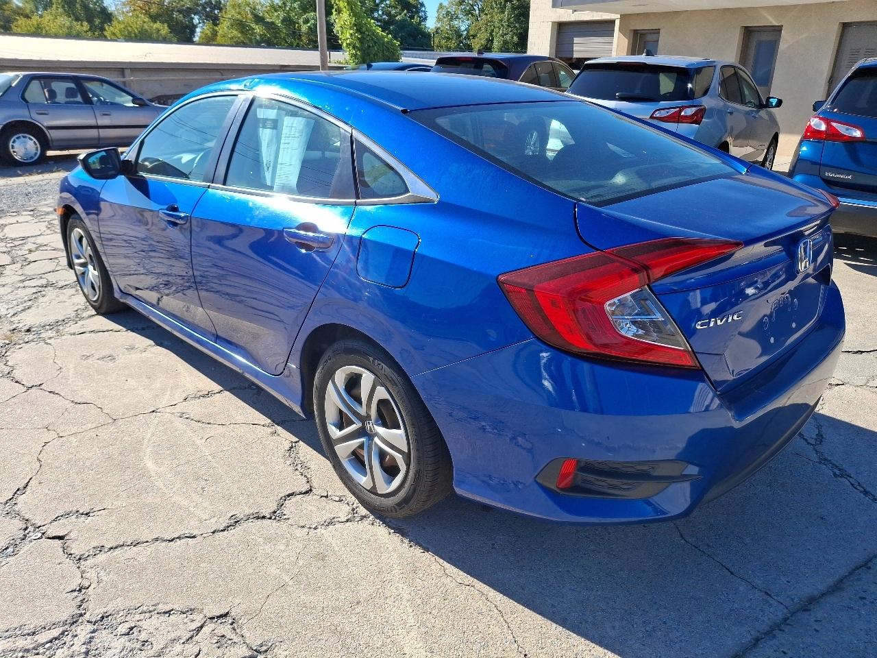 Honda Civic 4dr Sdn LX Auto 2018