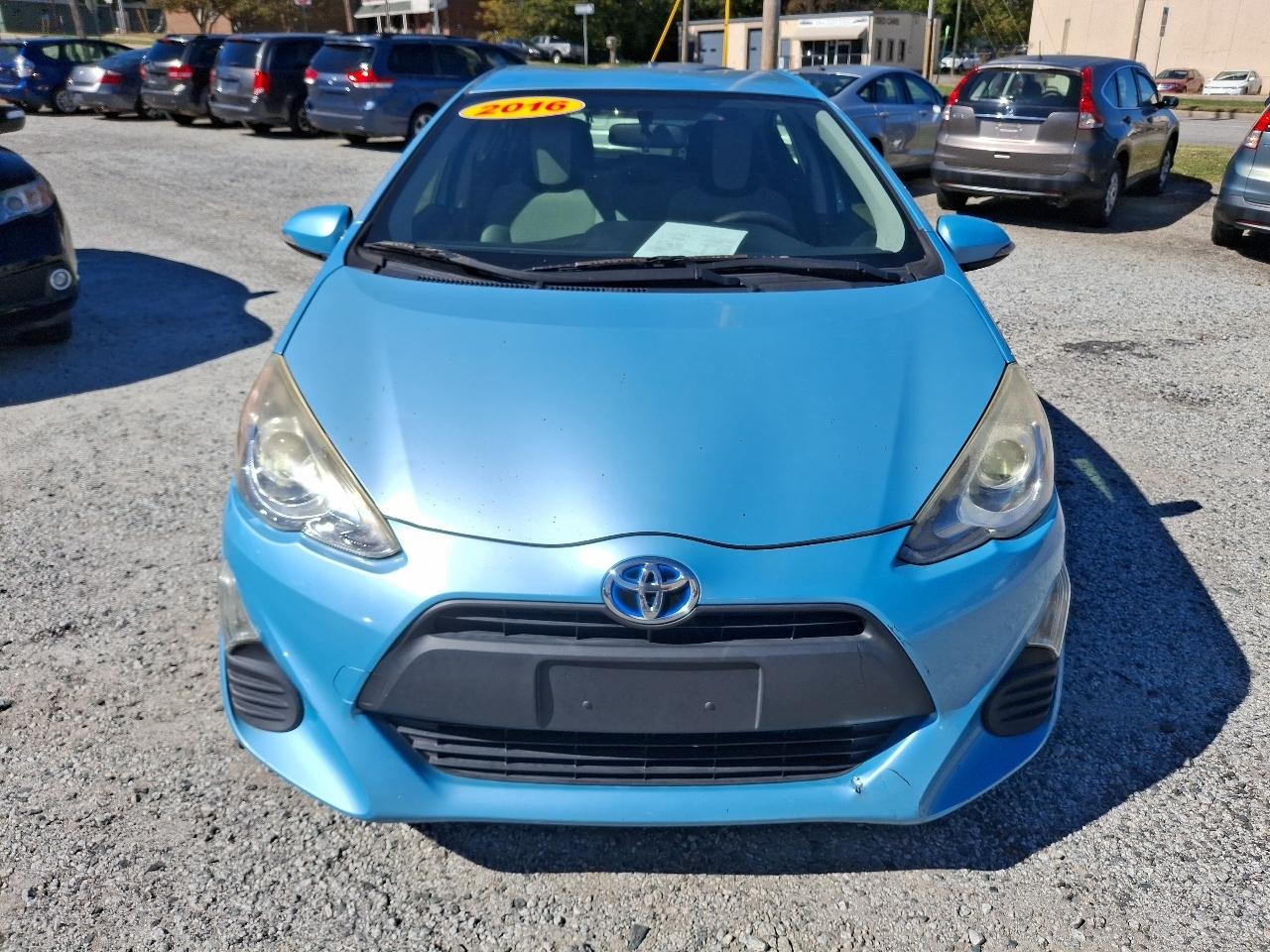 Toyota Prius c Four 2016