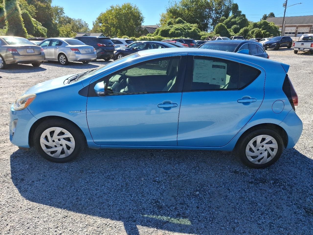 Toyota Prius c Four 2016