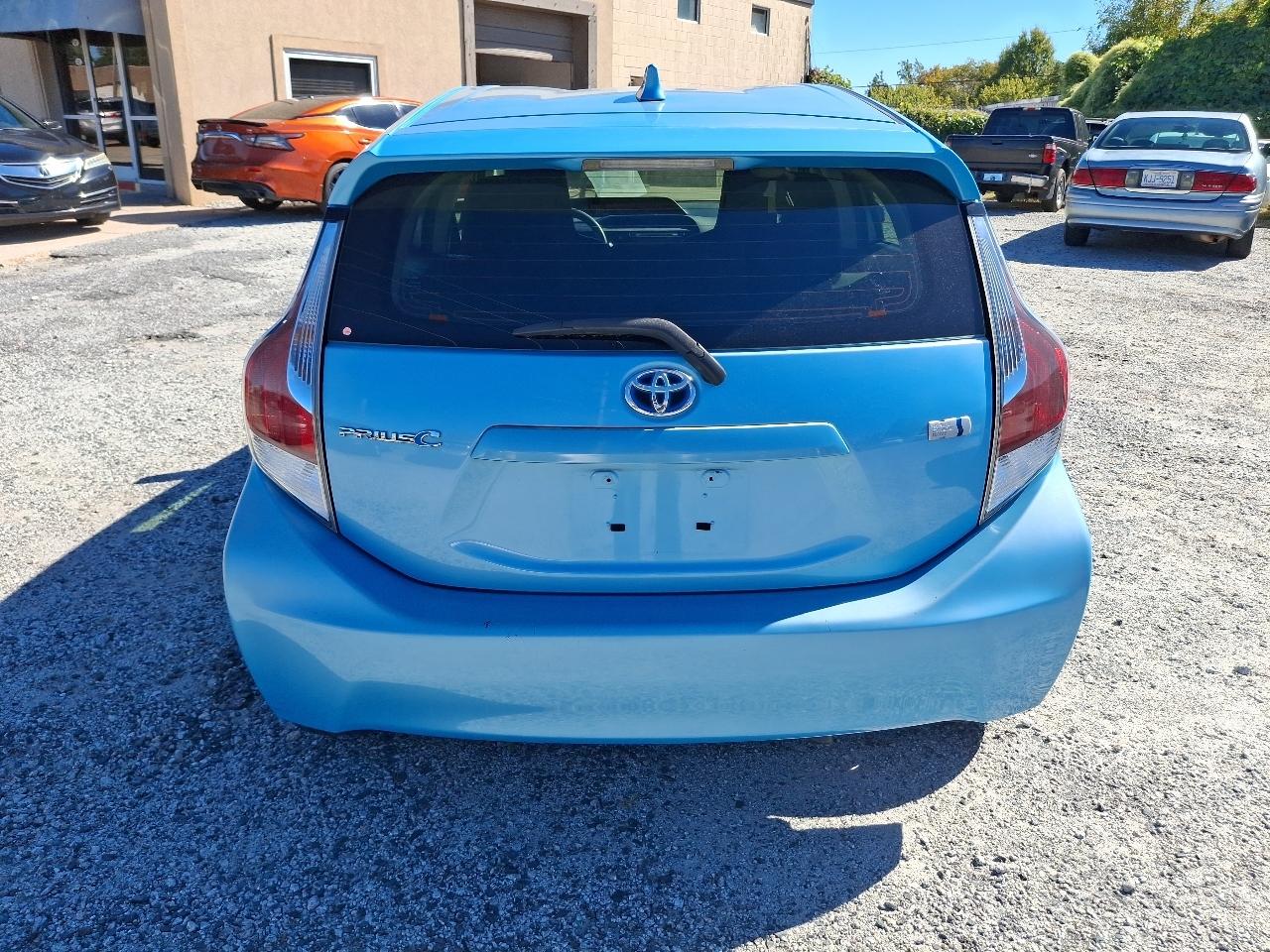 Toyota Prius c Four 2016