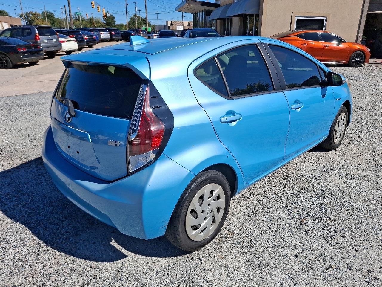 Toyota Prius c Four 2016