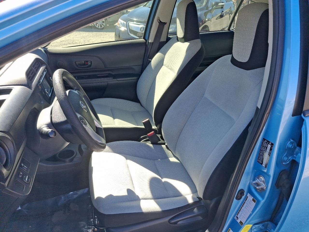 Toyota Prius c Four 2016