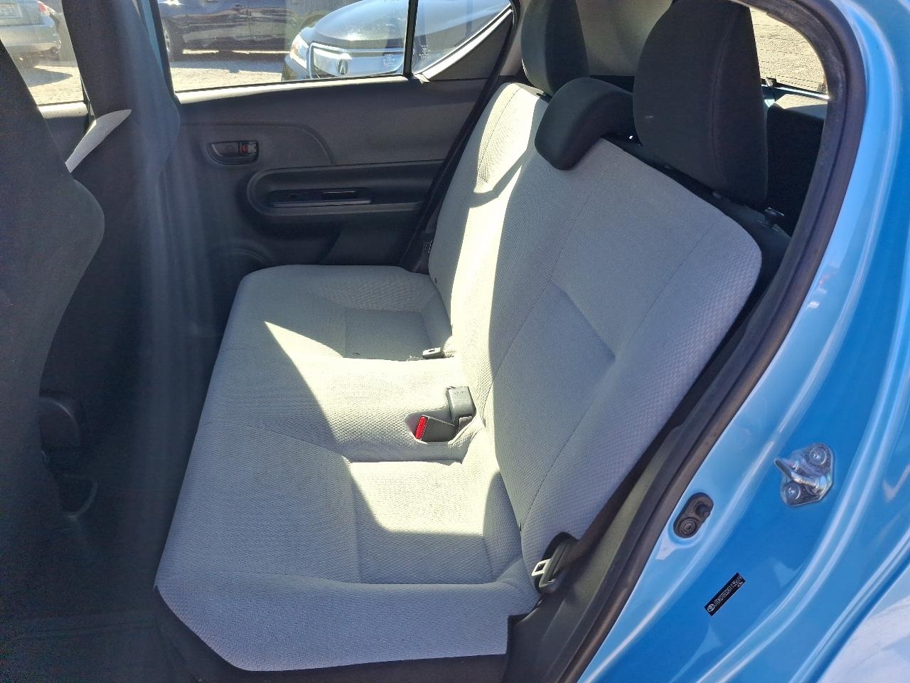 Toyota Prius c Four 2016