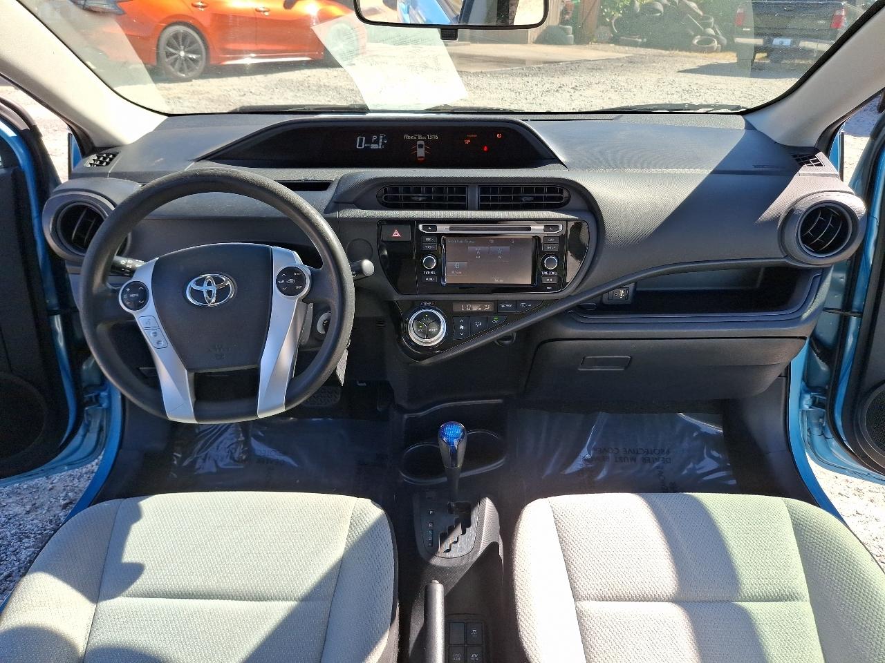 Toyota Prius c Four 2016