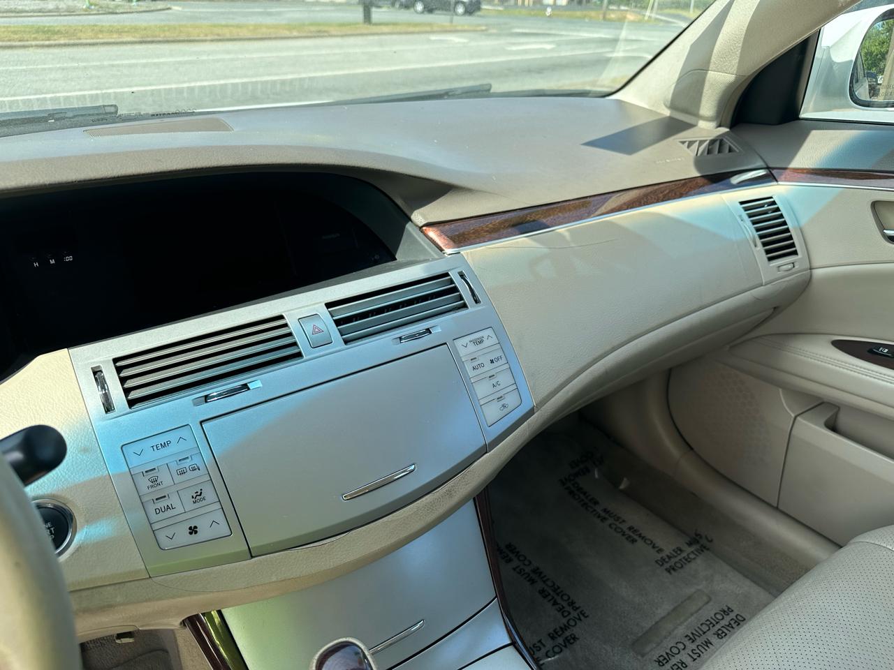 Toyota Avalon XL 2009