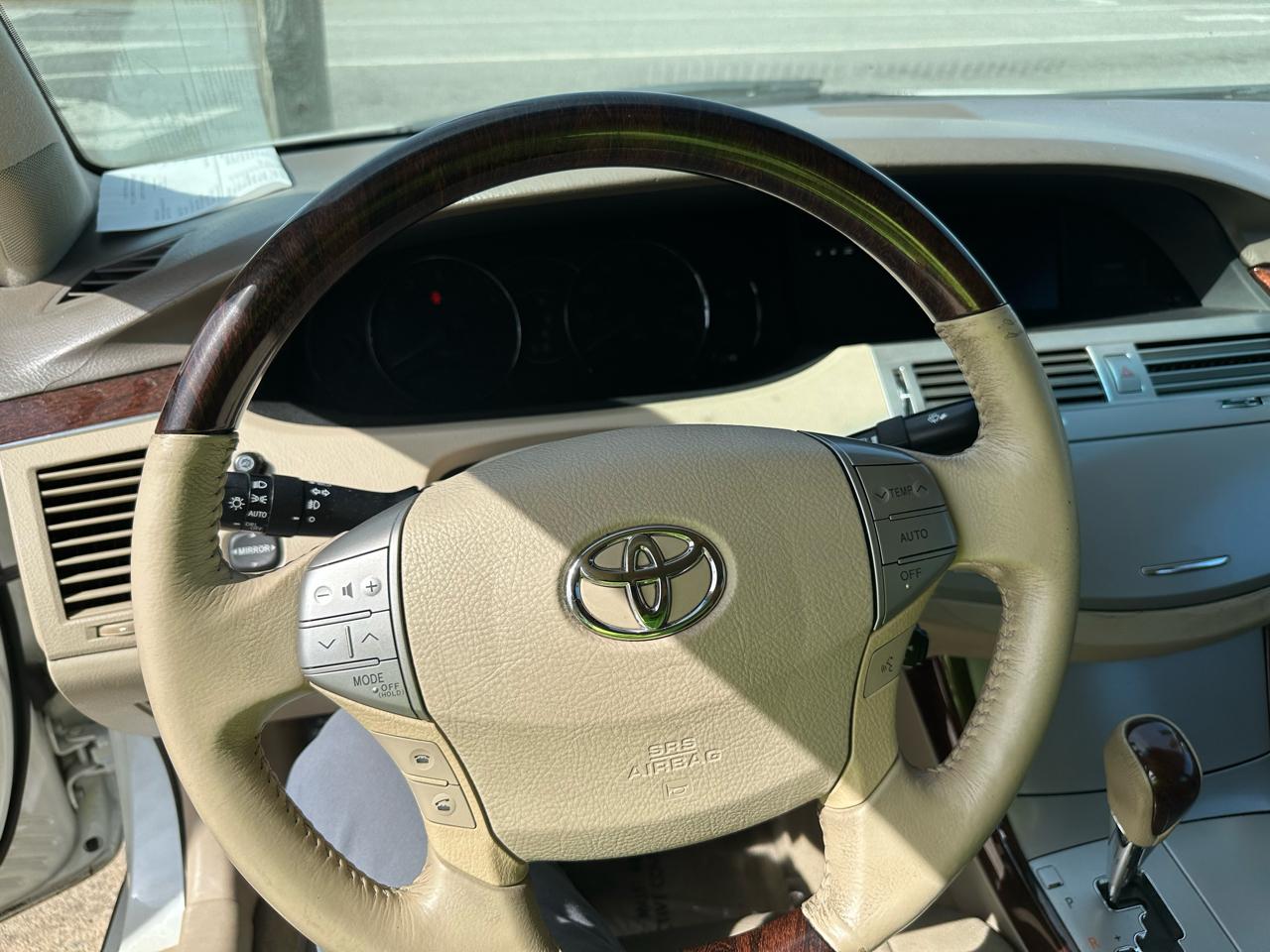 Toyota Avalon XL 2009