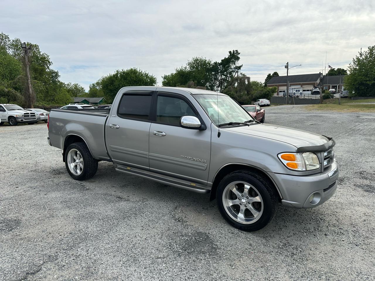 Toyota Tundra SR5 Double Cab 2WD 2004