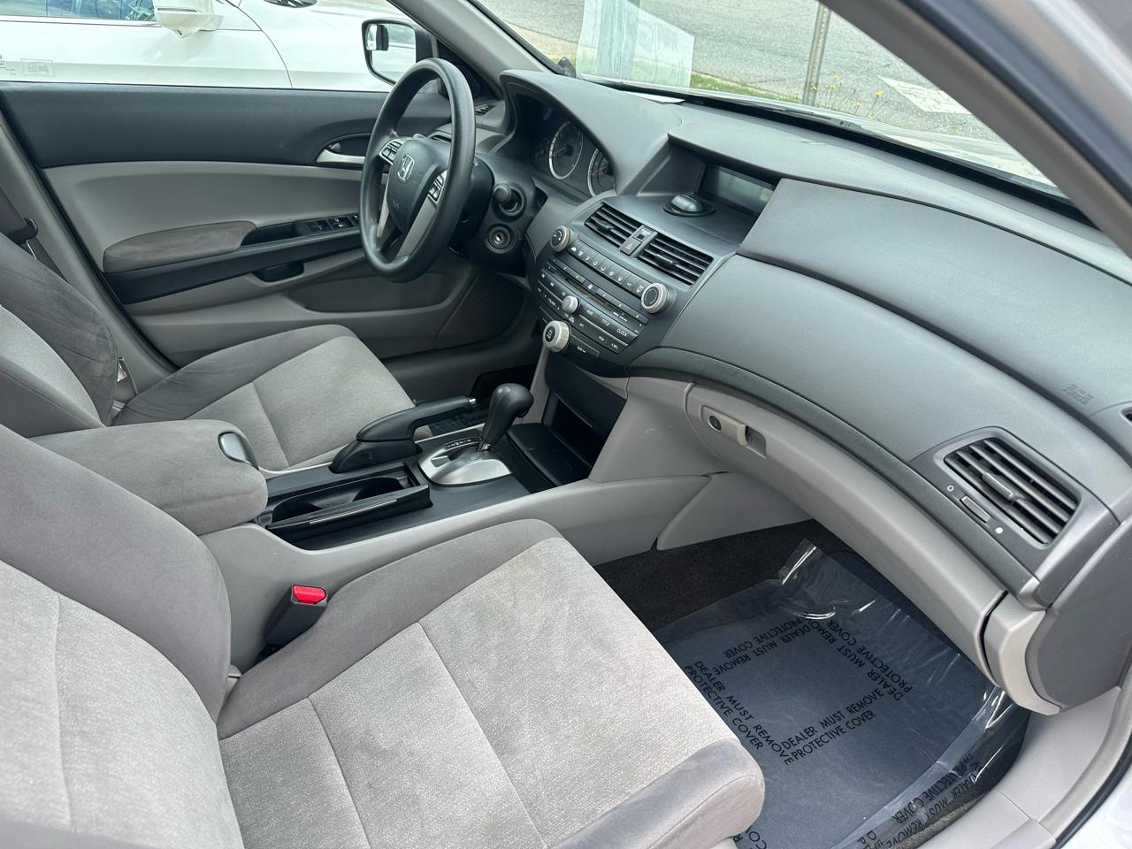 Honda Accord LX sedan AT 2009