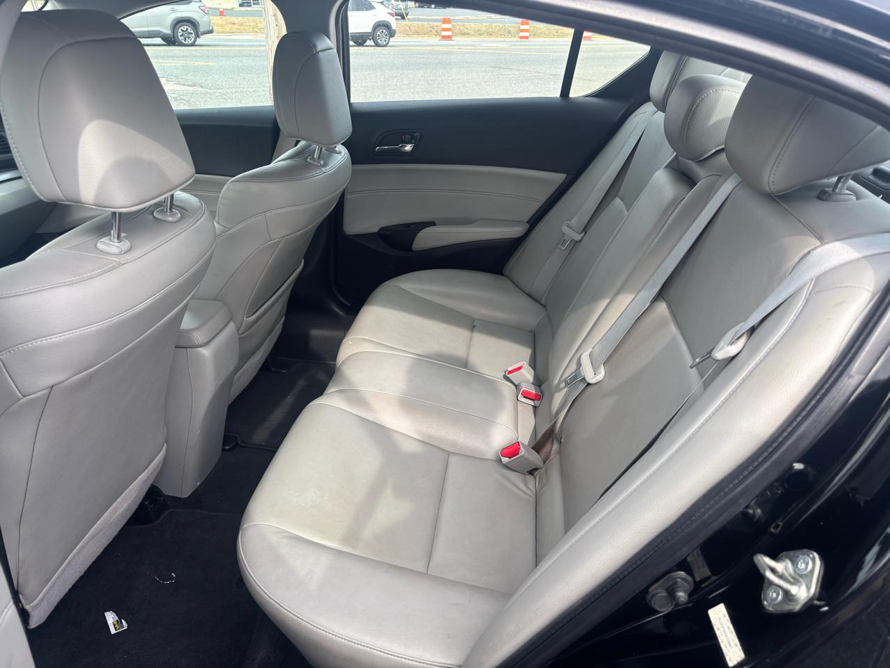 Acura ILX 8-Spd AT 2016