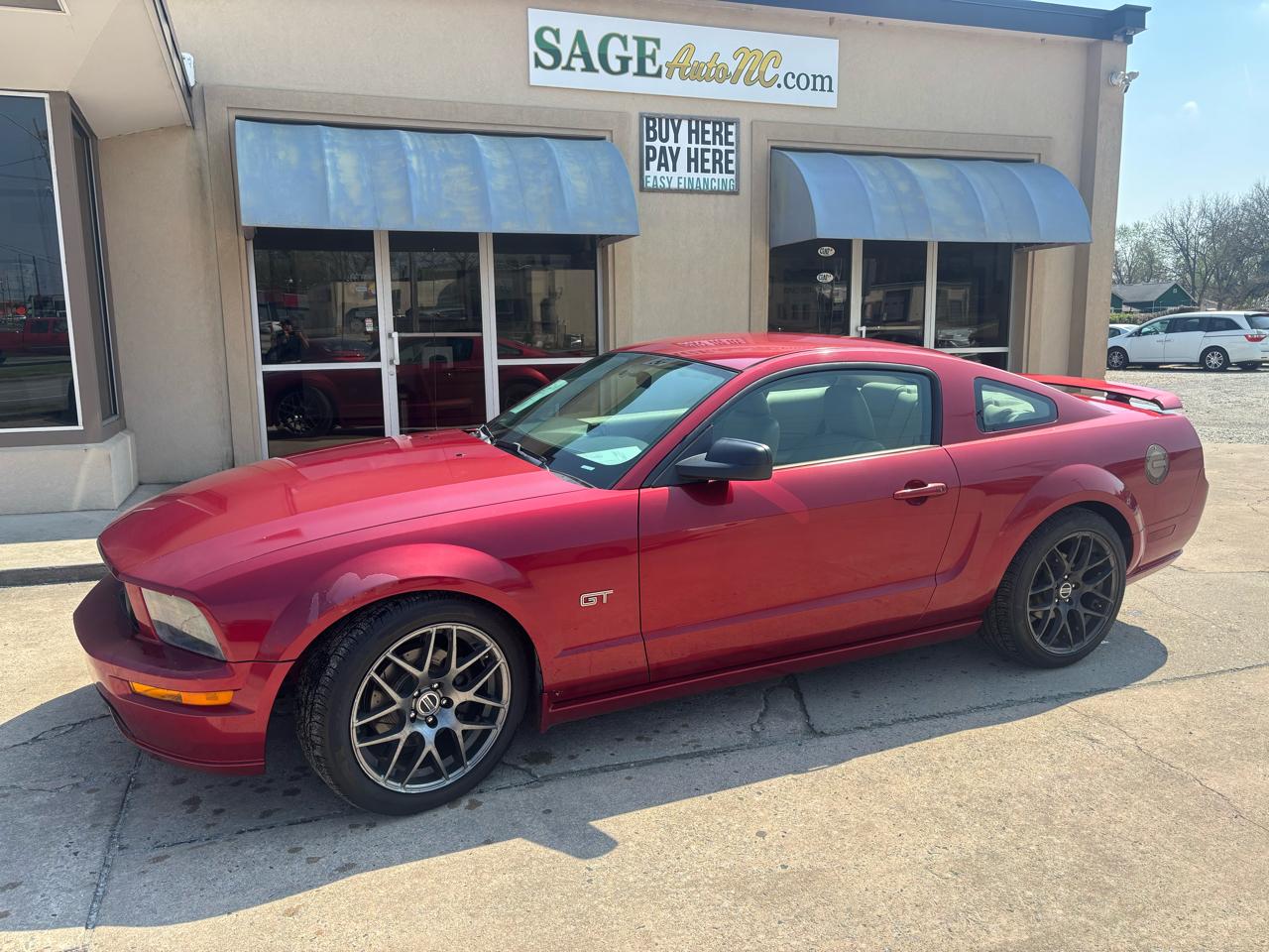 Ford Mustang GT Deluxe Coupe 2006