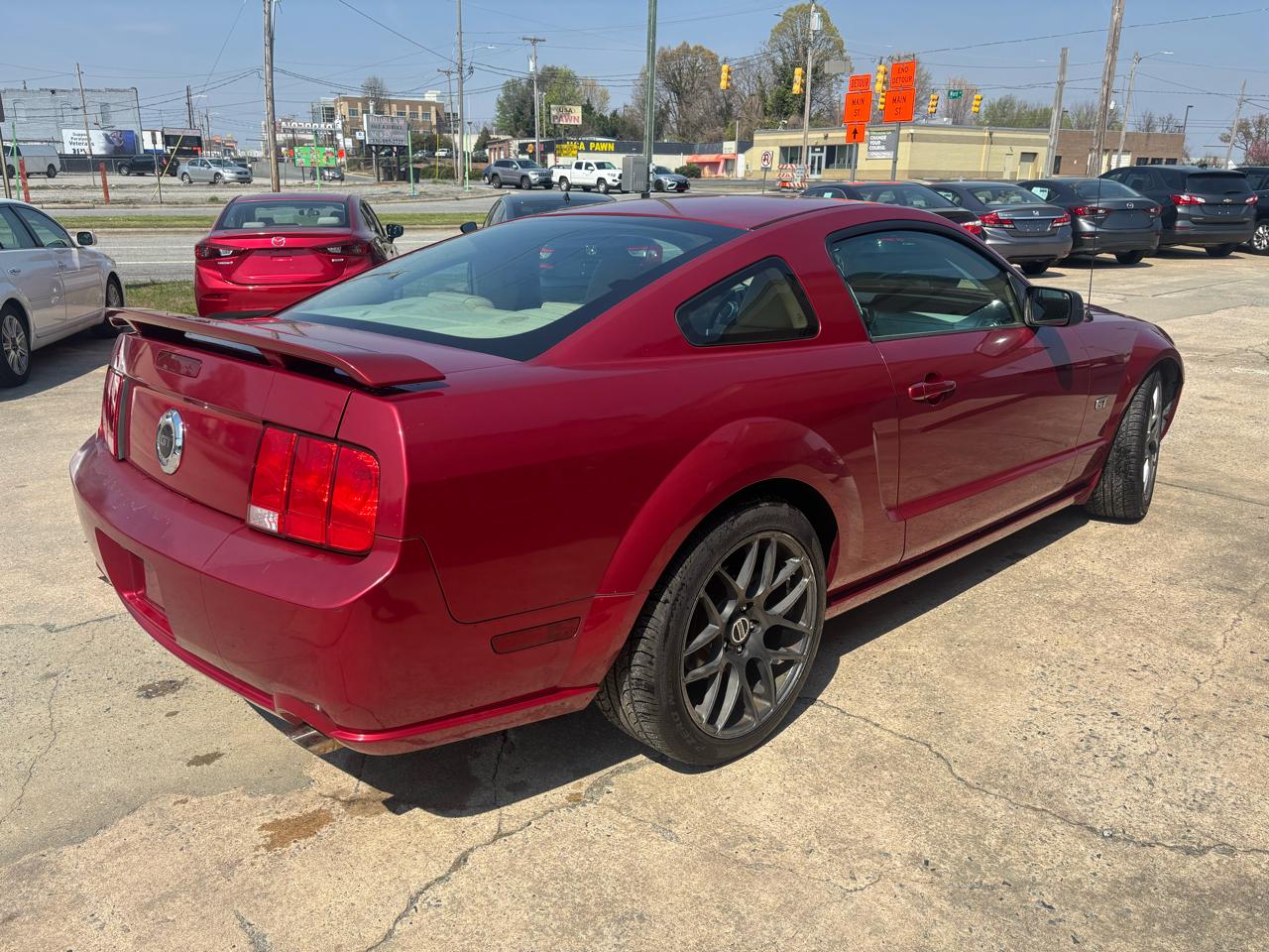 Ford Mustang GT Deluxe Coupe 2006