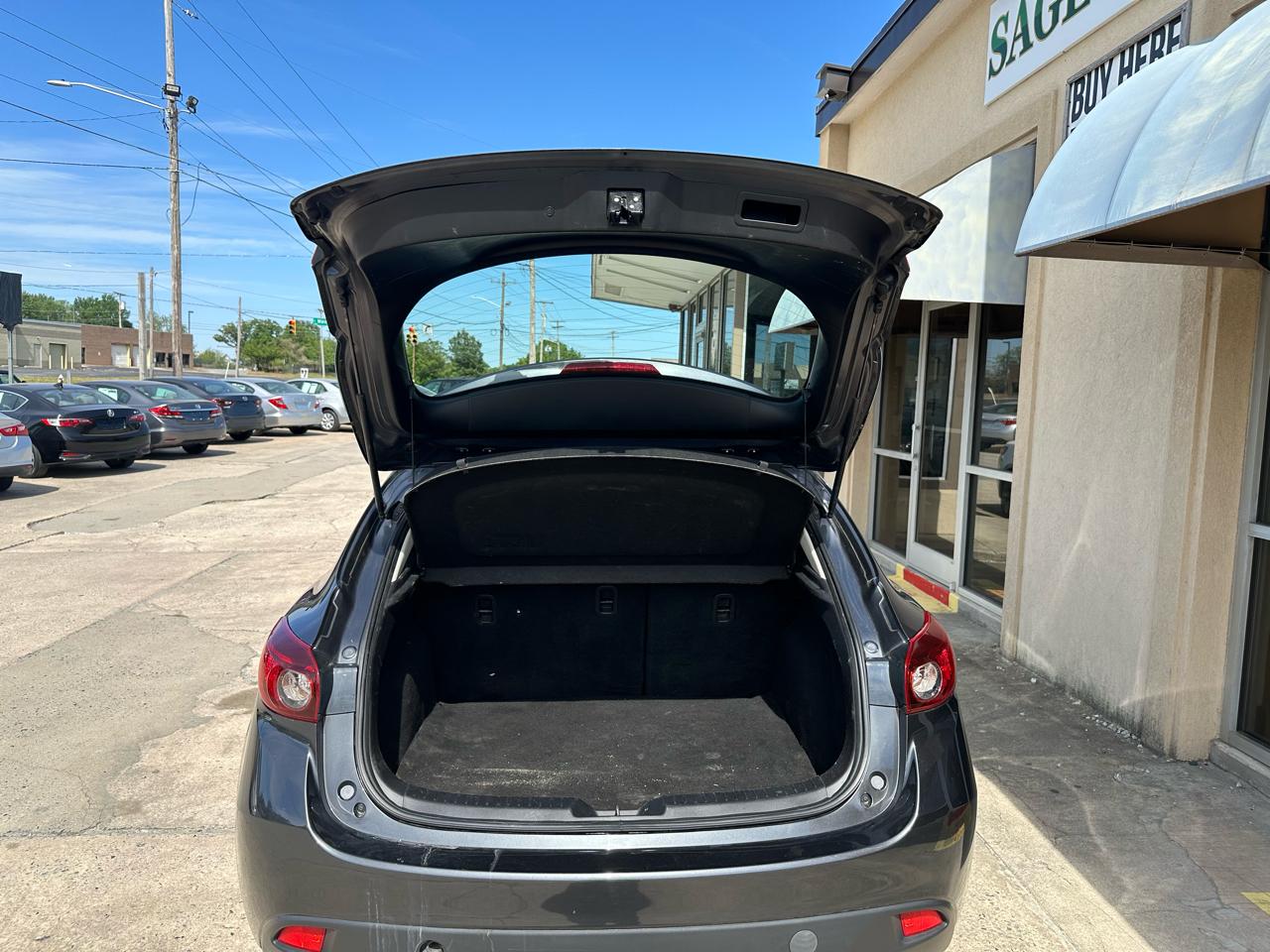 Mazda MAZDA3 i Touring AT 5-Door 2016