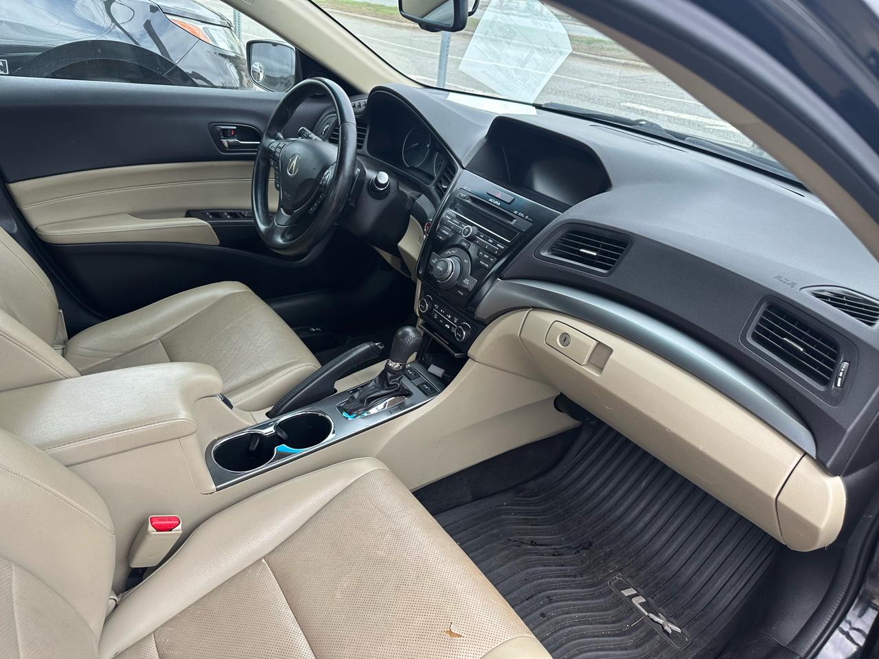 Acura ILX 5-Spd AT w/ Technology Package 2013