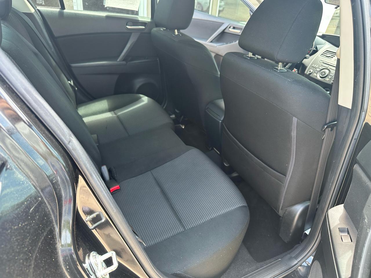 Mazda MAZDA3 i Sport 4-Door 2013