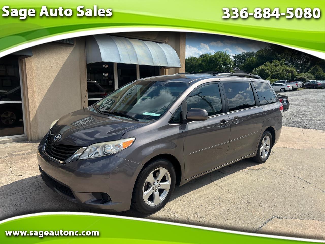 Toyota Sienna LE FWD 8-Passenger V6 2013