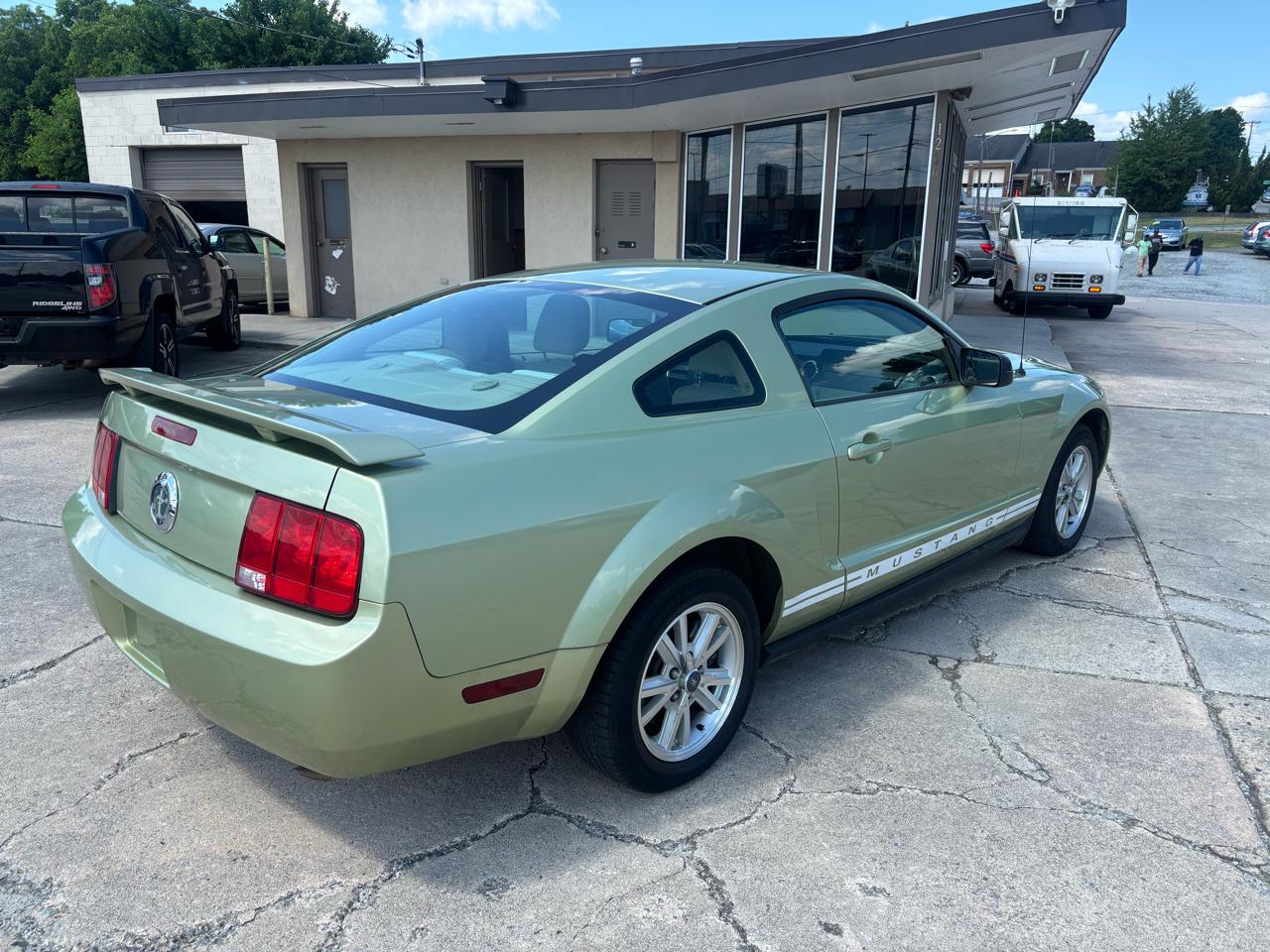 Ford Mustang V6 Standard Coupe 2006