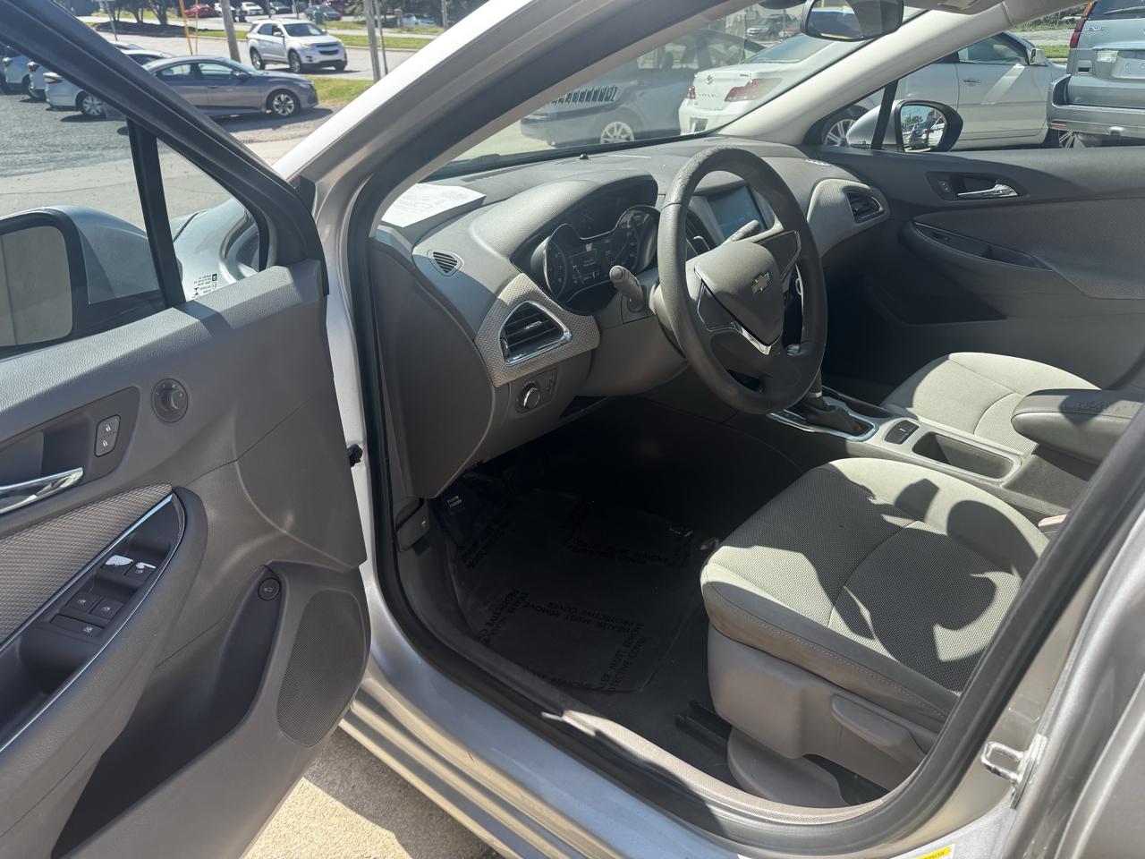 Chevrolet Cruze LS Auto 2017