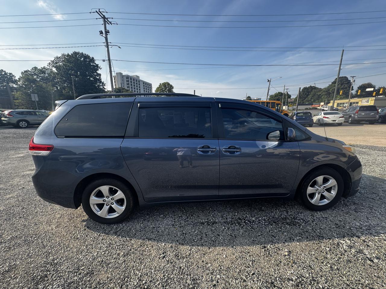 Toyota Sienna LE FWD 8-Passenger V6 2014