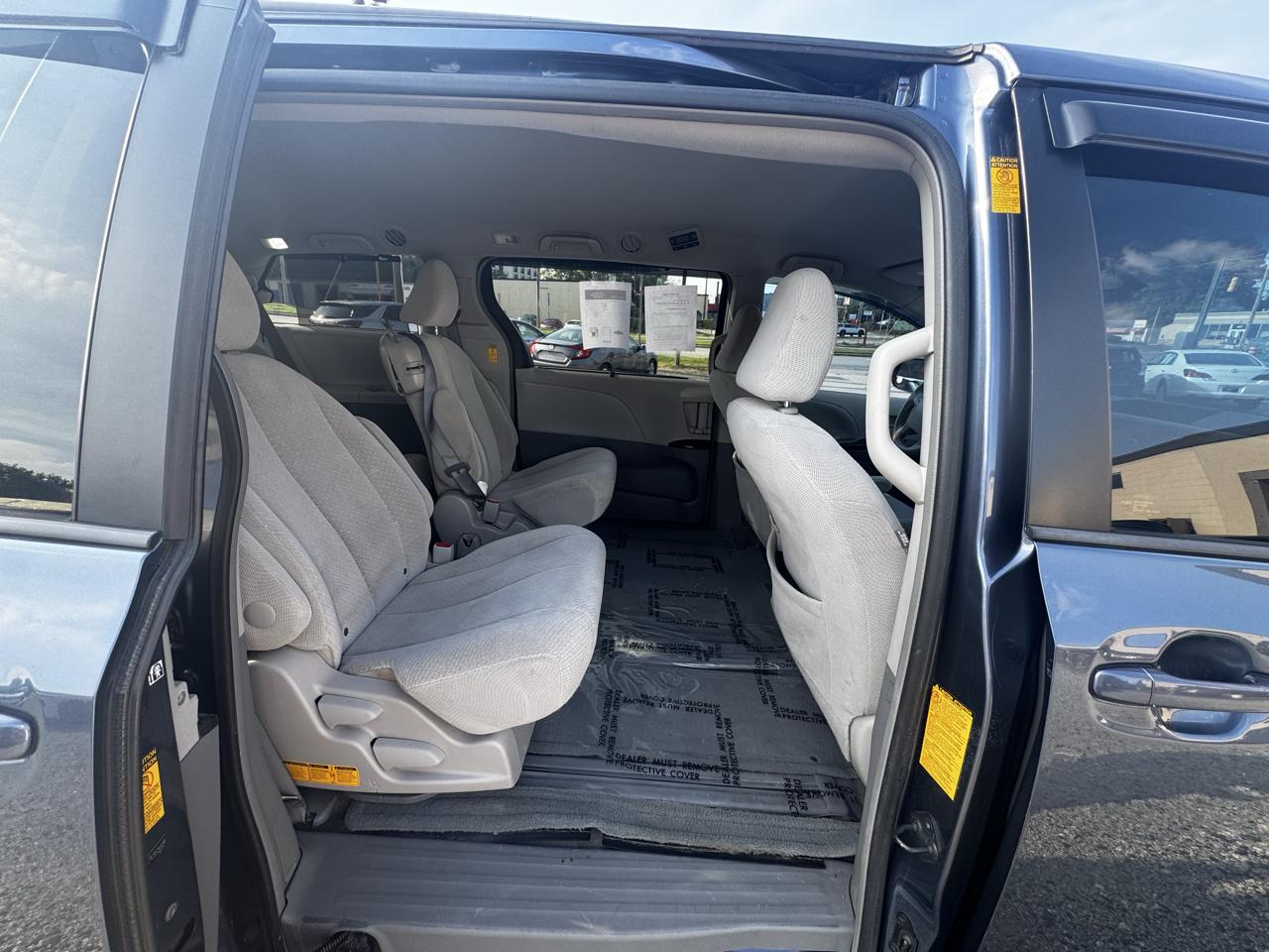 Toyota Sienna LE FWD 8-Passenger V6 2014