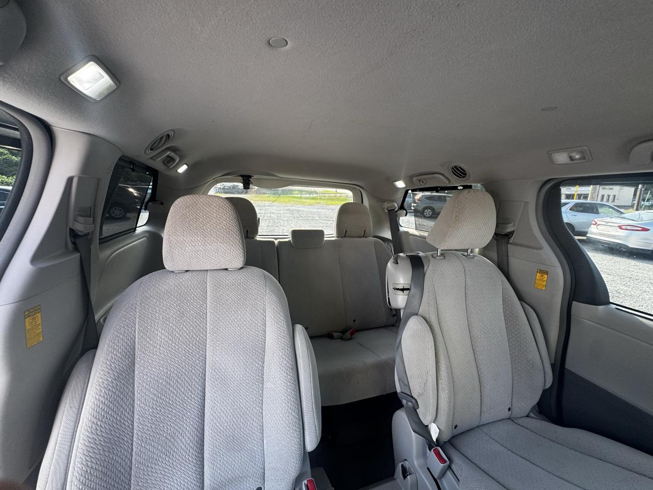 Toyota Sienna LE FWD 8-Passenger V6 2014