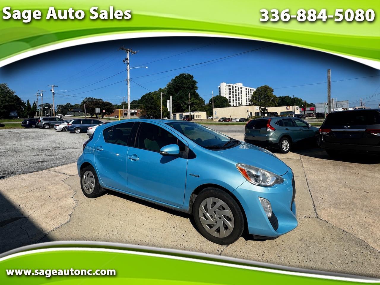 Toyota Prius c Four 2016