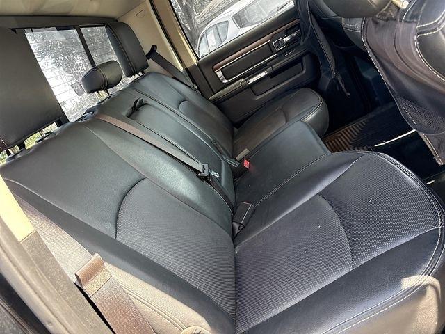 RAM 1500 Laramie Crew Cab SWB 4WD 2015