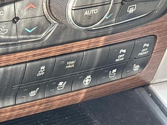 RAM 1500 Laramie Crew Cab SWB 4WD 2015