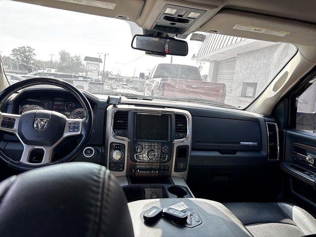 RAM 1500 Laramie Crew Cab SWB 4WD 2015