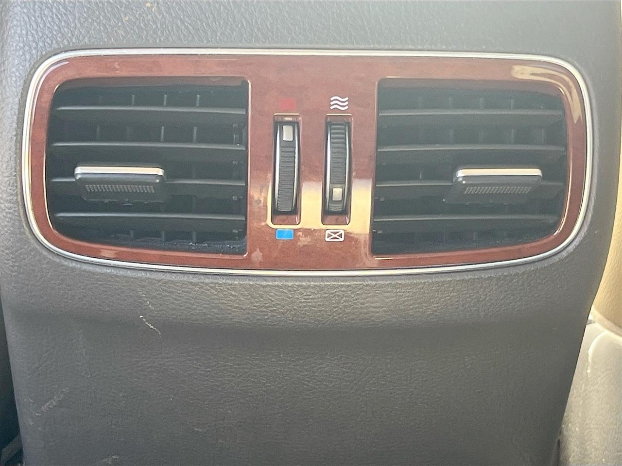 Hyundai Genesis 4dr Sdn V6 3.8L 2014