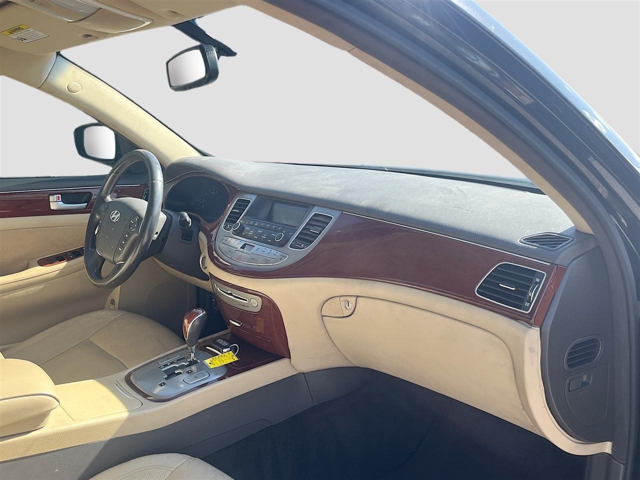 Hyundai Genesis 4dr Sdn V6 3.8L 2014