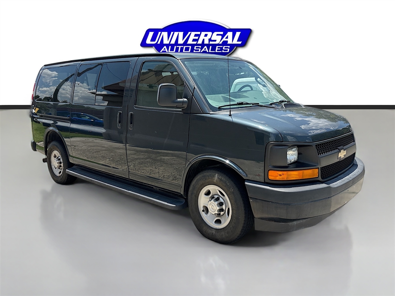 2017 Chevrolet Express Passenger RWD 2500 135" LS