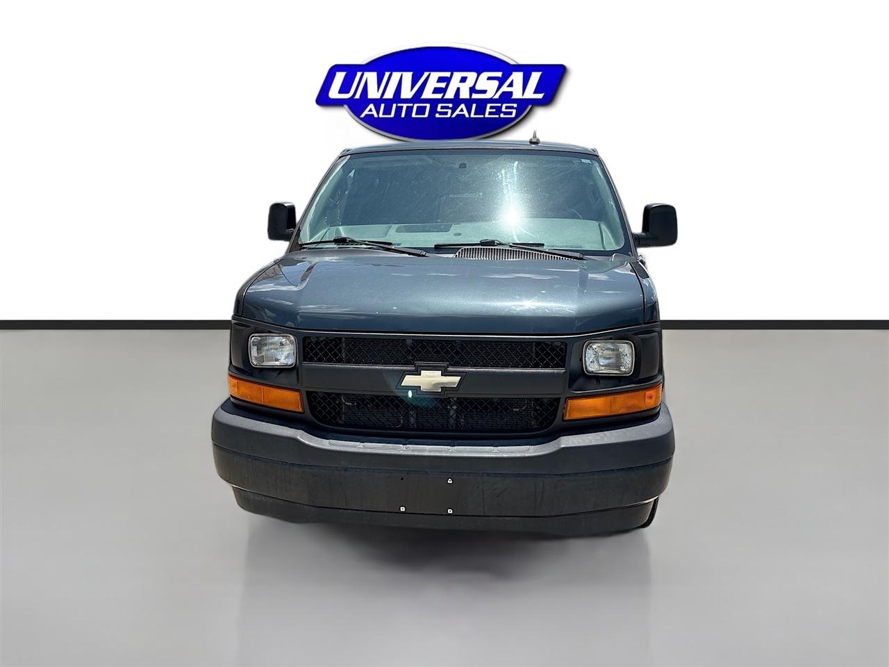 Chevrolet Express Passenger RWD 2500 135" LS 2017