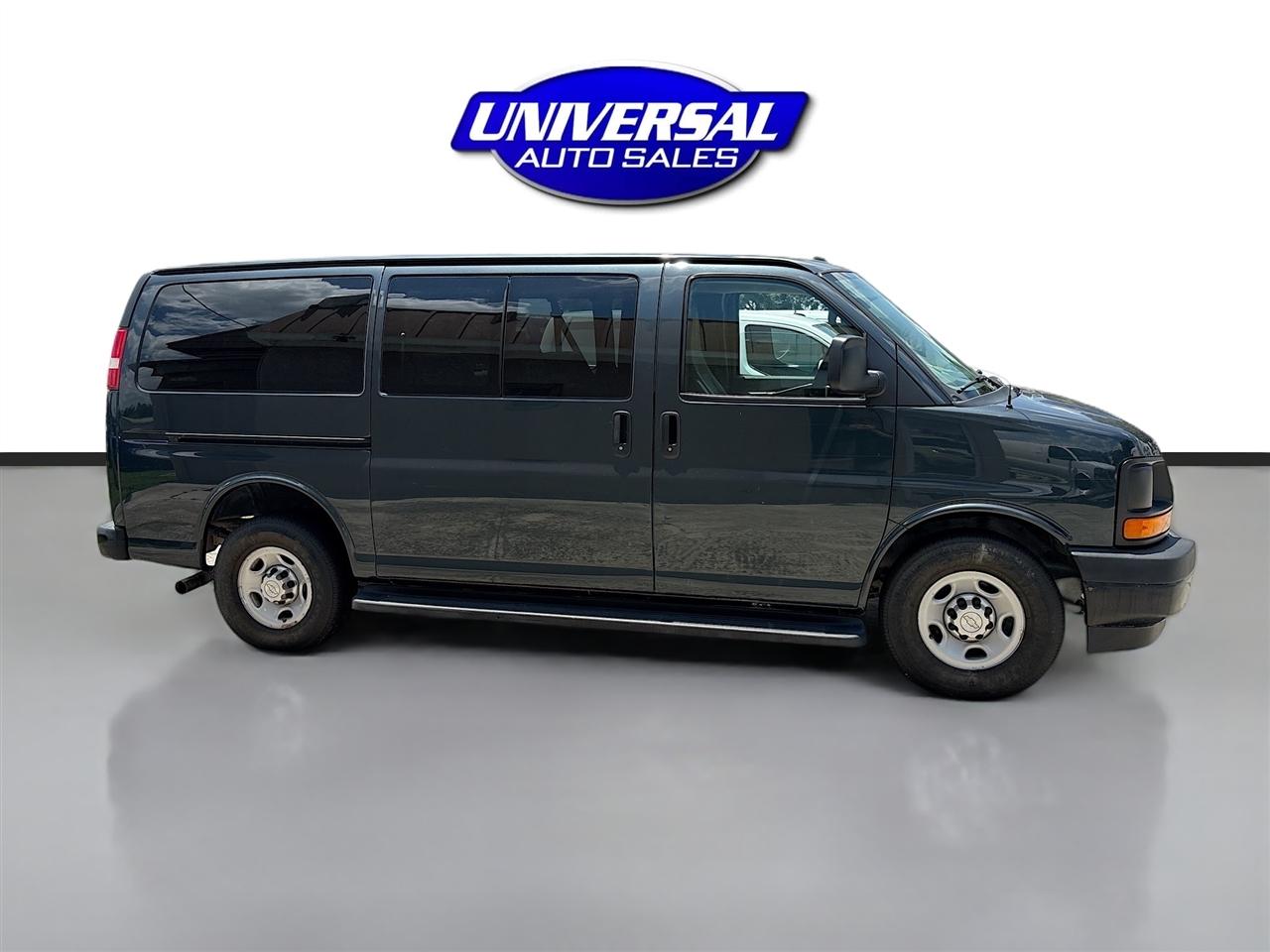 Chevrolet Express Passenger RWD 2500 135" LS 2017
