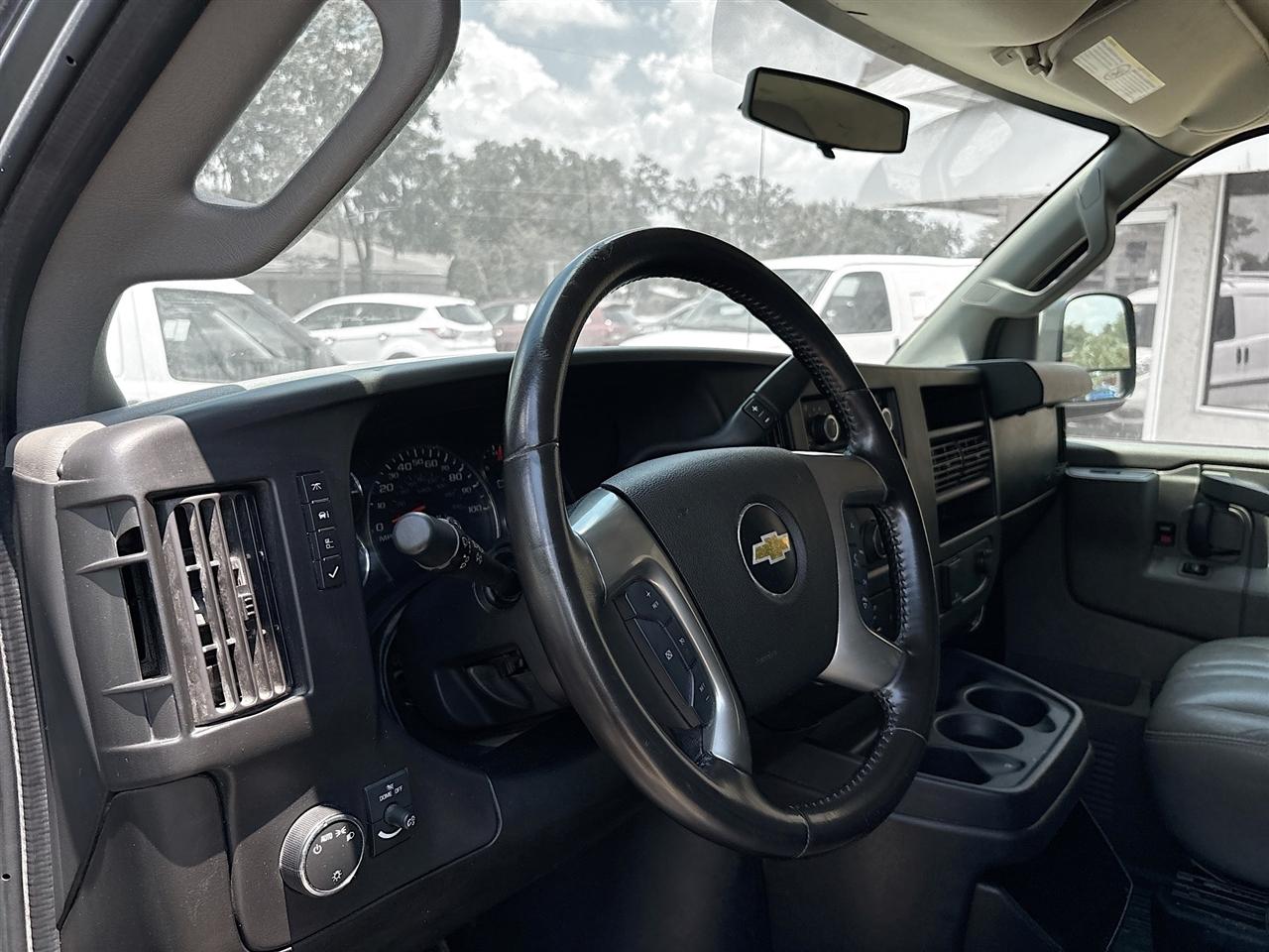 Chevrolet Express Passenger RWD 2500 135" LS 2017