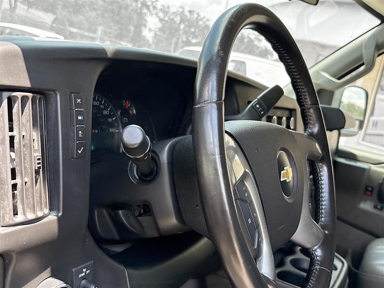 Chevrolet Express Passenger RWD 2500 135" LS 2017