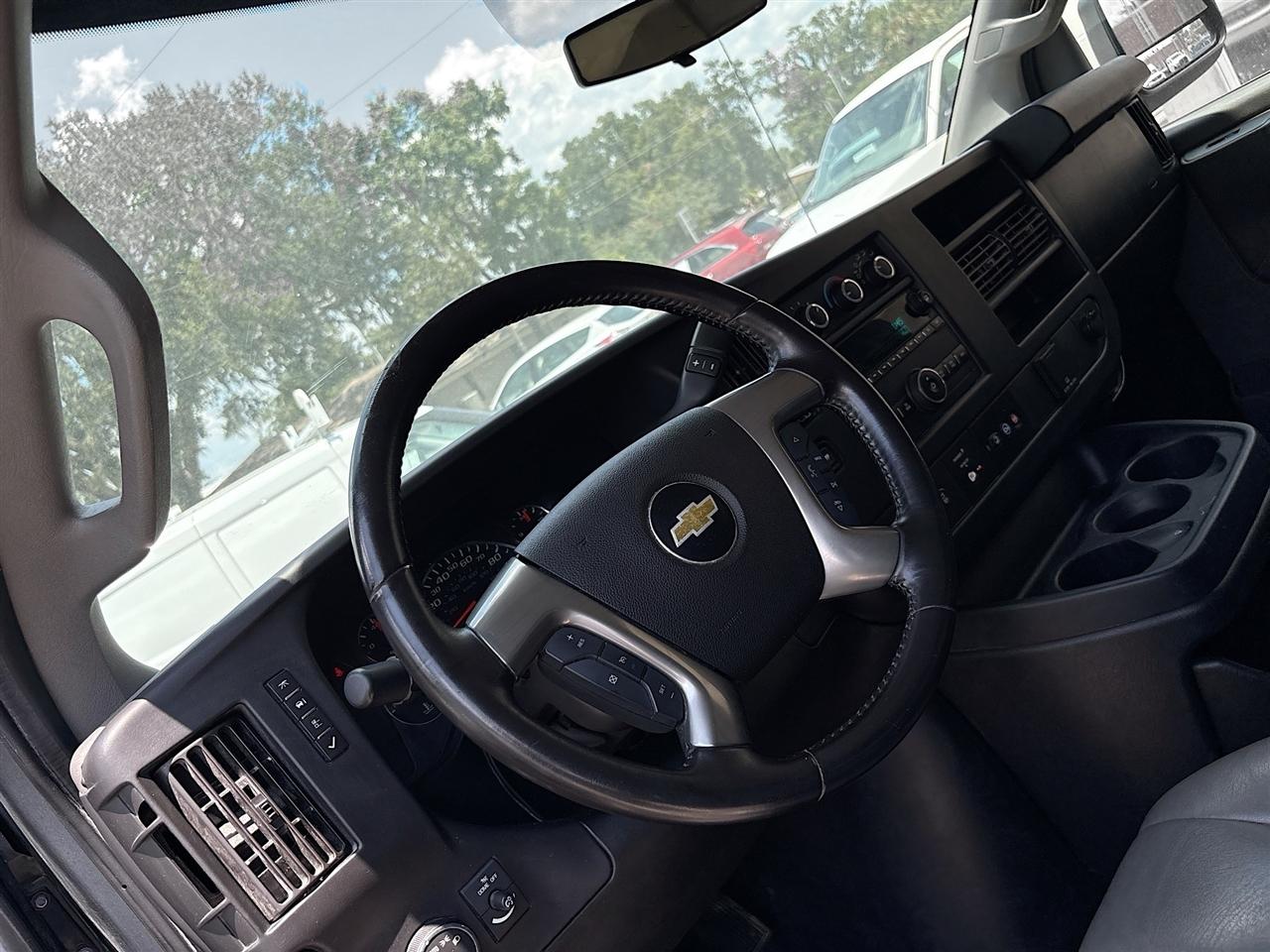 Chevrolet Express Passenger RWD 2500 135" LS 2017