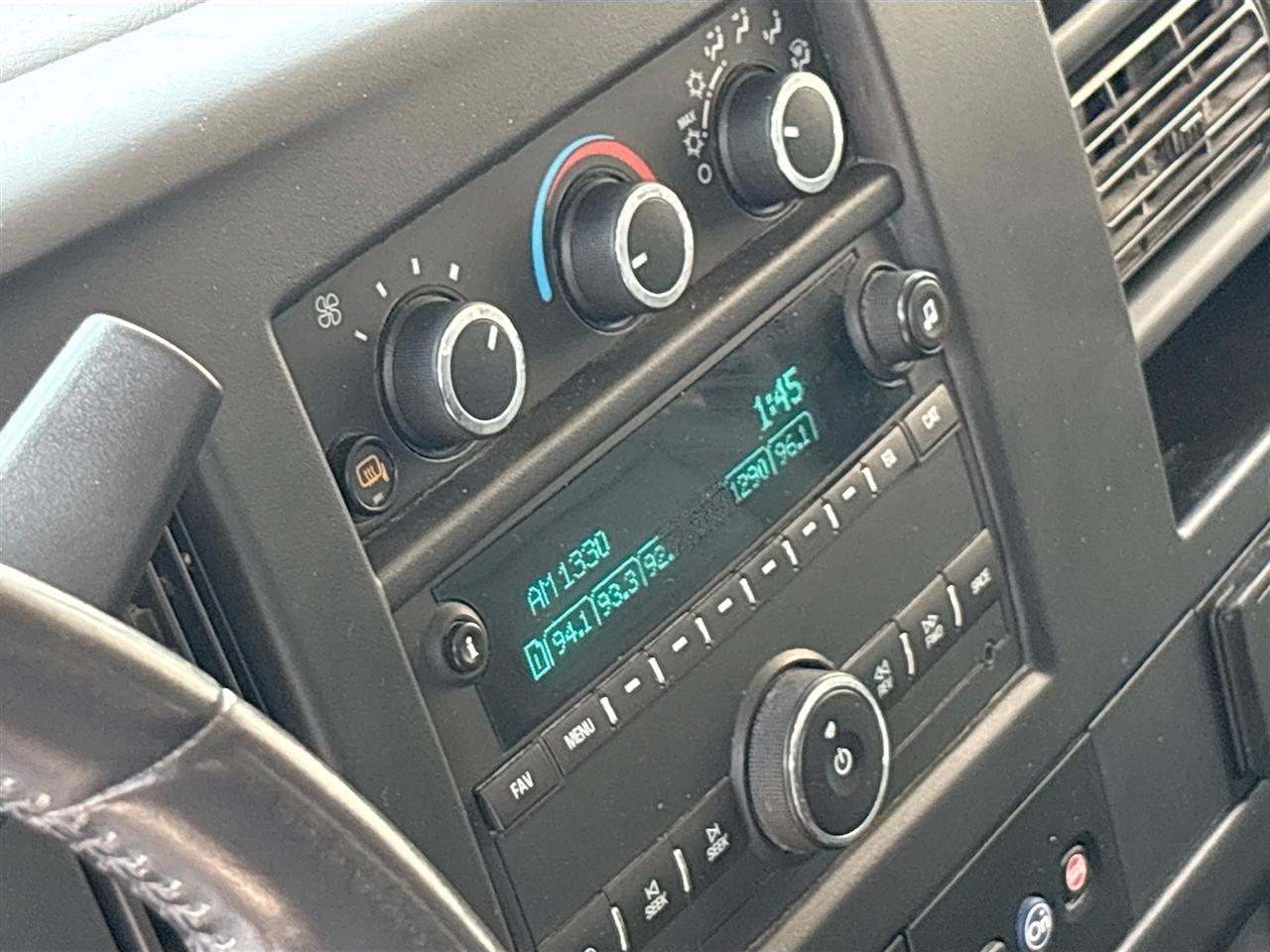 Chevrolet Express Passenger RWD 2500 135" LS 2017