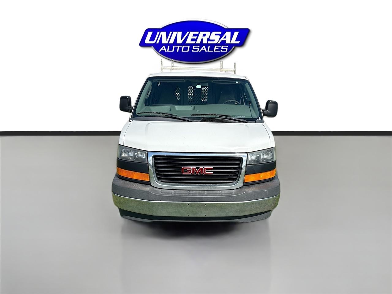 GMC Savana Cargo Van RWD 2500 135" 2017