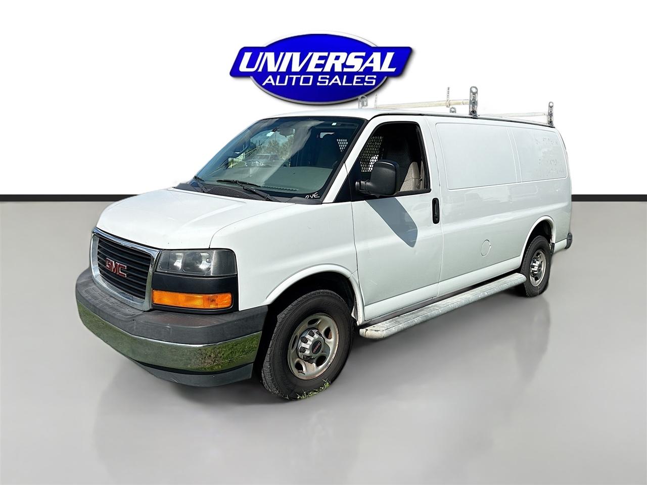 GMC Savana Cargo Van RWD 2500 135" 2017