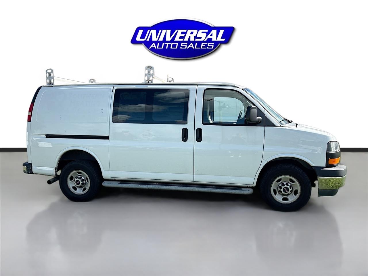 GMC Savana Cargo Van RWD 2500 135" 2017