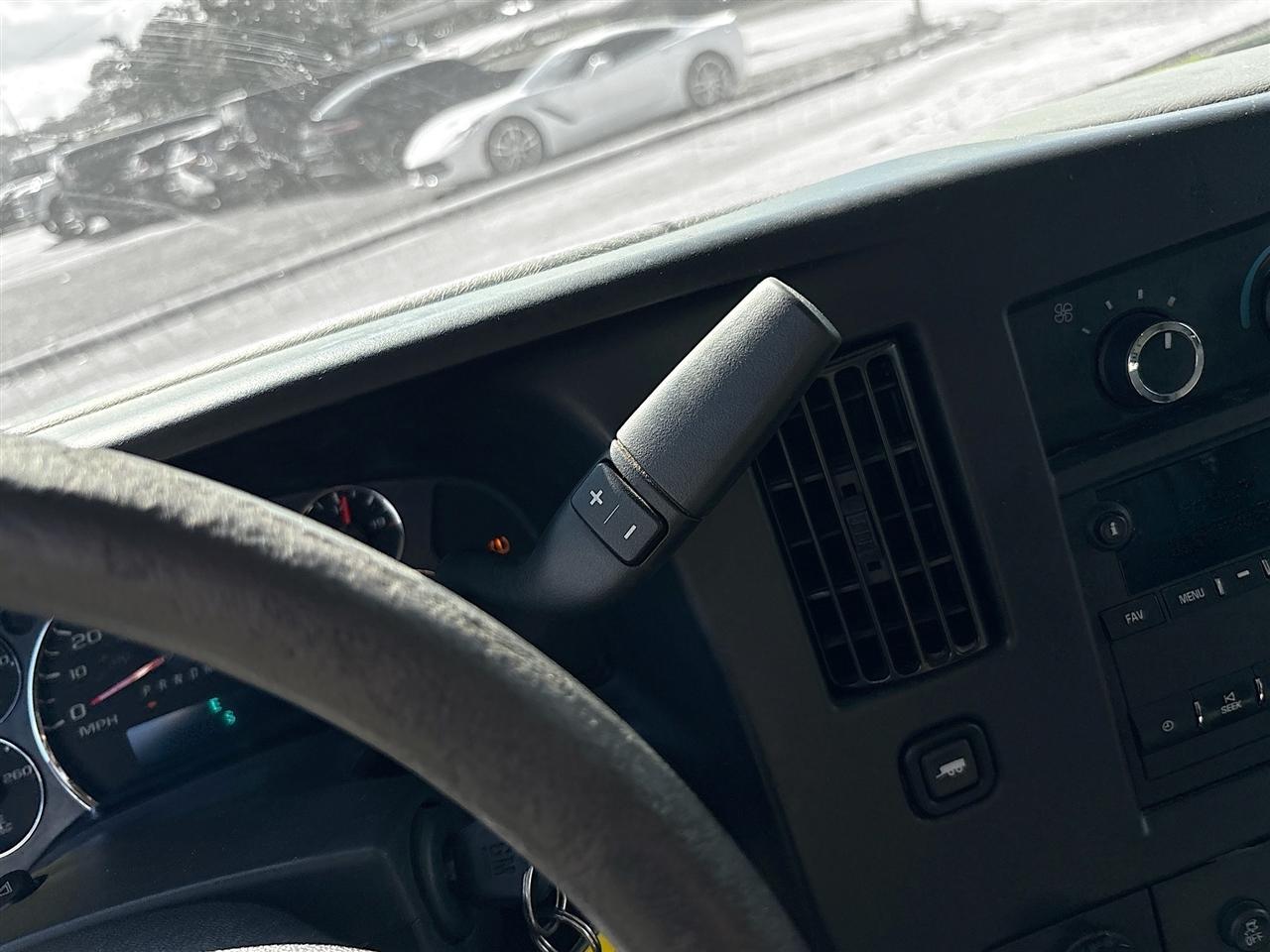 GMC Savana Cargo Van RWD 2500 135" 2017