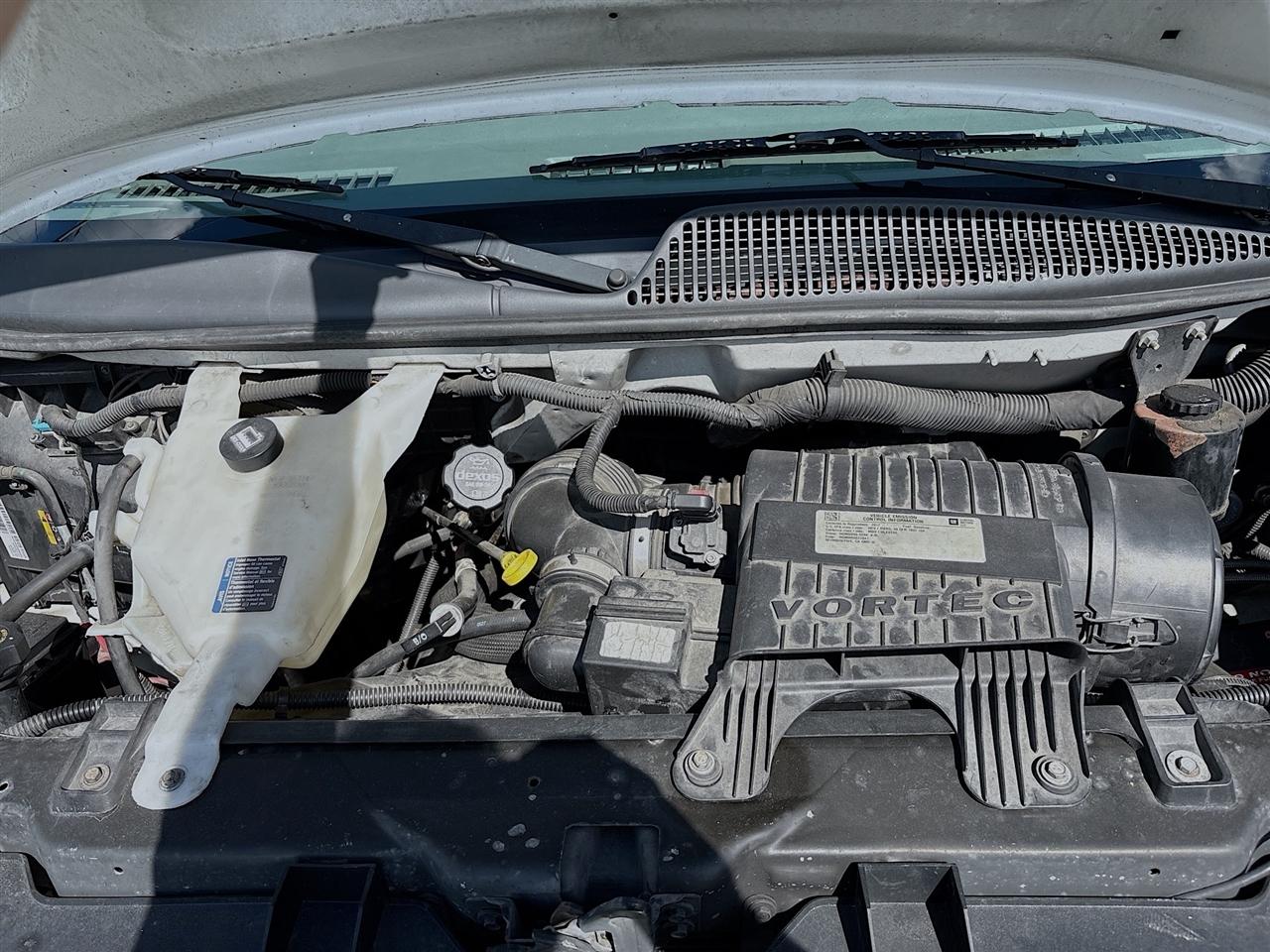 GMC Savana Cargo Van RWD 2500 135" 2017