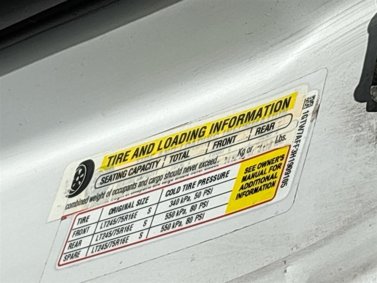 GMC Savana Cargo Van RWD 2500 135" 2017